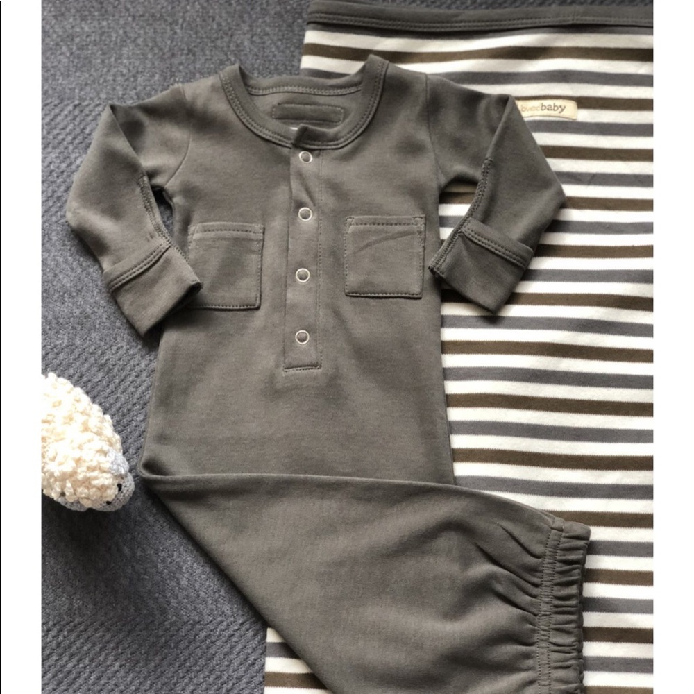 🚨LAST 1 NEWBORN GOWN
